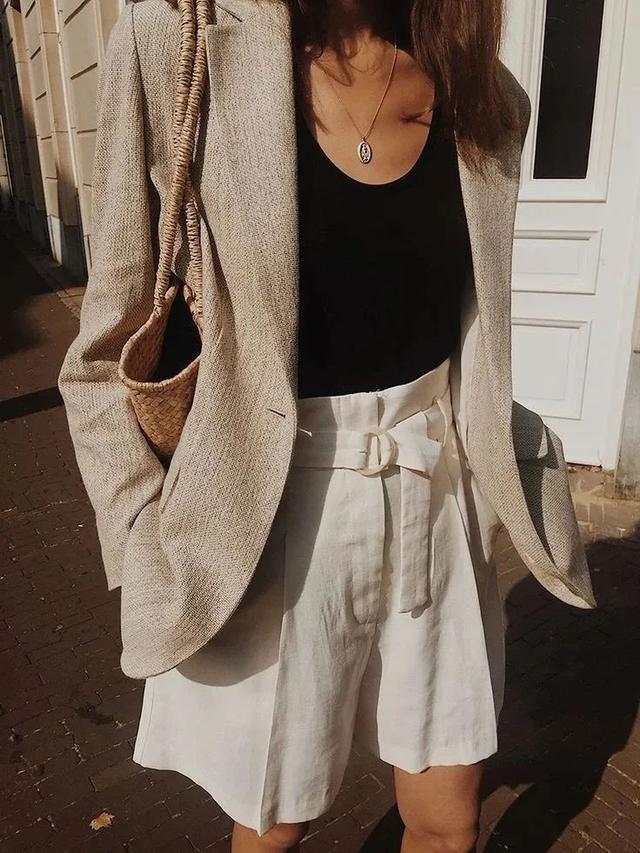 探寻最显腿细的西装短裤，时尚新风尚来袭