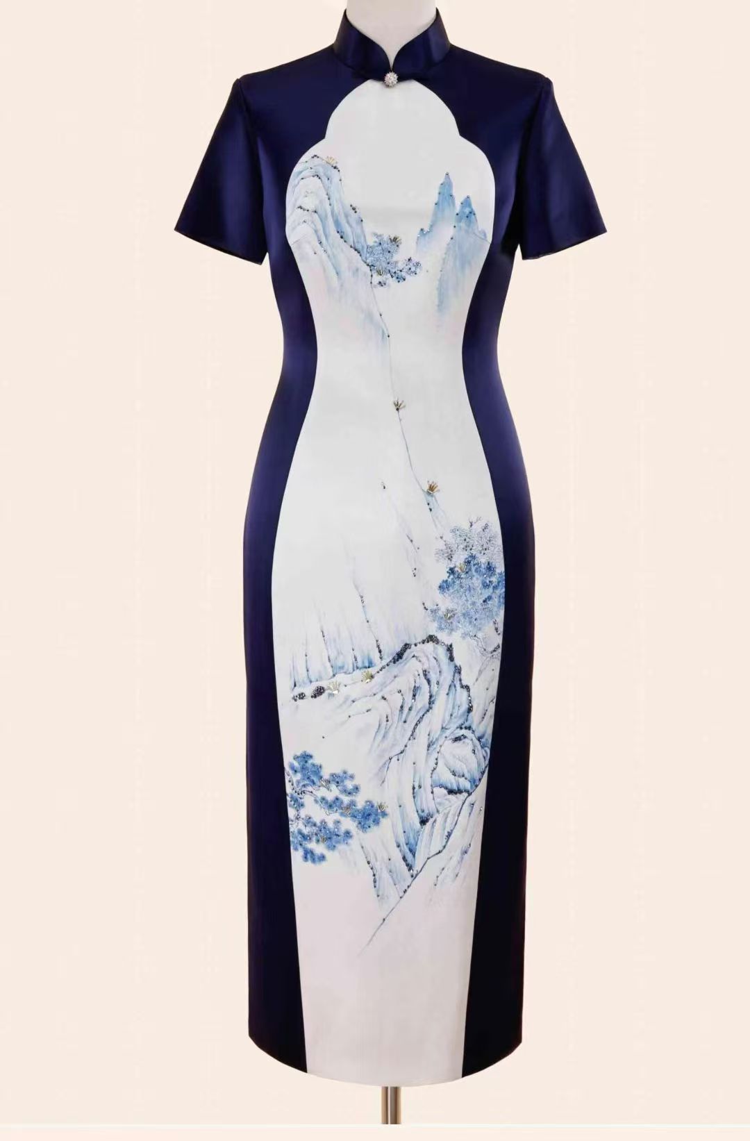 水墨入衣袂，风骨化霓裳