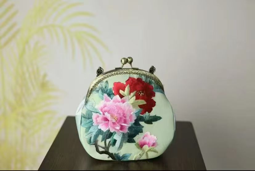 真丝手秀汉服包