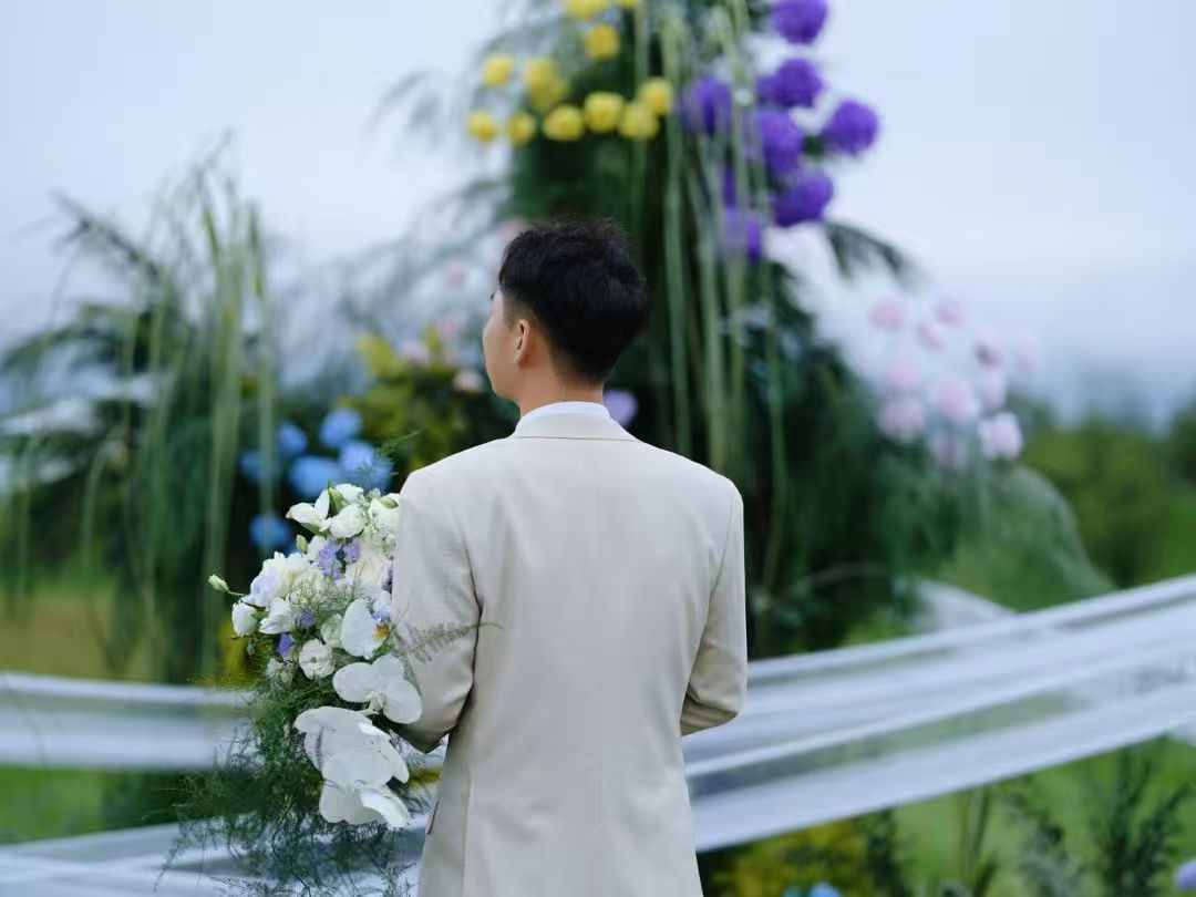 婚礼战袍，让每一刻都成经典